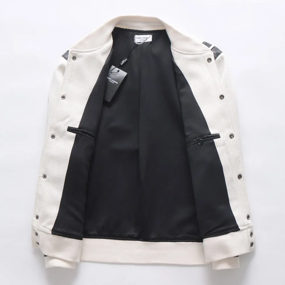 P520 Saint Laurent Paris Saint Laurent slp classic leather patchwork black and white baseball collar jacket. The original 1:1 development is the highest version on the Internet. It took 2 months to customize pure wool fabric and jacquard ribbing (ordinary machines cannot achieve this jacquard effect). The version is super handsome. The patchwork position is very particular about parking technology. Whether the whole dress looks good or not depends on this position. Same style for men and women. Color: black and white spelling/white/black. Size: 46 48 50 52